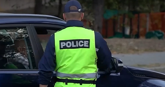 Хванаха 16 годишен да шофира в Разградско Той бил спрян от