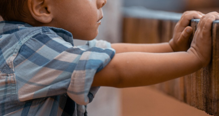 3 годишно дете е избягало от детска градина в София Става