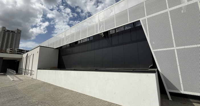 Залата предлага отлични условия за много видове спортНовата спортна зала