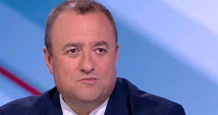 За да имат хората течаща вода е необходима организация Темата