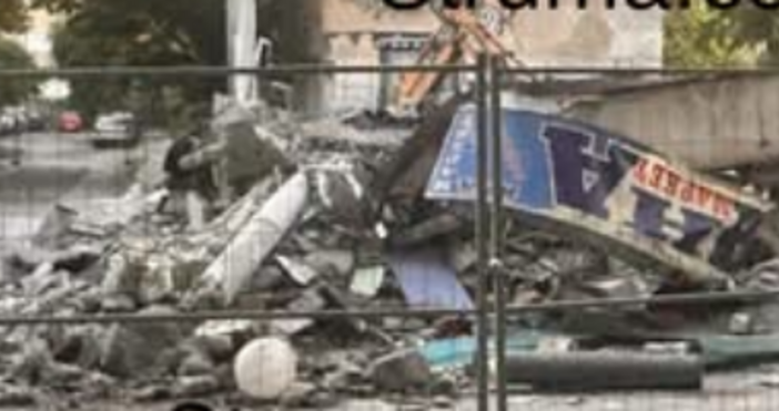 В благоевградския квартал Запад премахнаха опасната общинска сграда на мястото