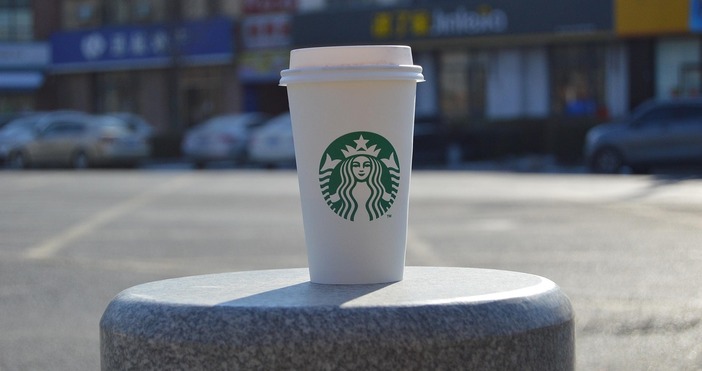 Кафе гигантът Starbucks ще съкрати работници и ще затвори магазини