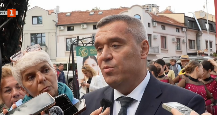 Над 50 магазина за хората трябва да отворят врати непосредствено