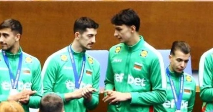 Младият волейболист тренира под ръководството на Пламен Константинов и Андрей