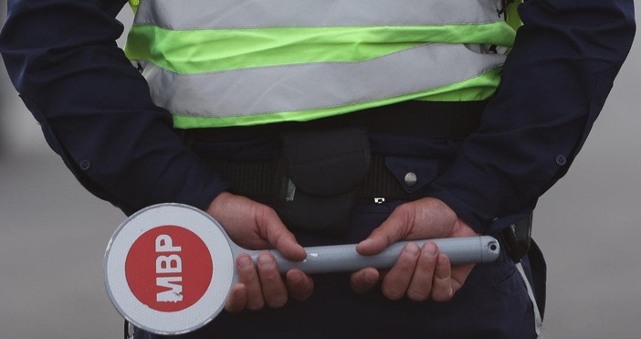 Акция на дирекция Вътрешна сигурност към МВР в Пътна полиция Хасково Има