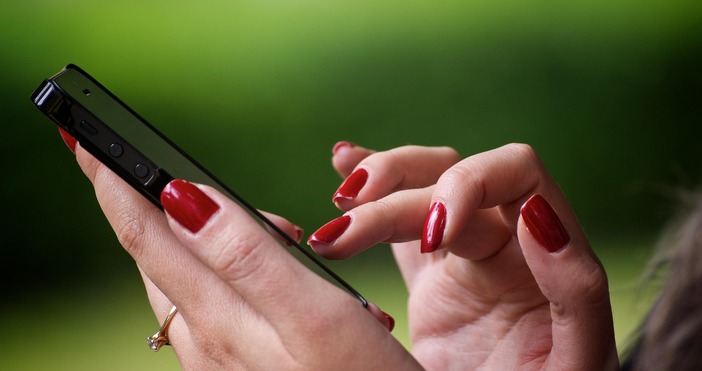 Две жени са били задържани за измами с онлайн обяви