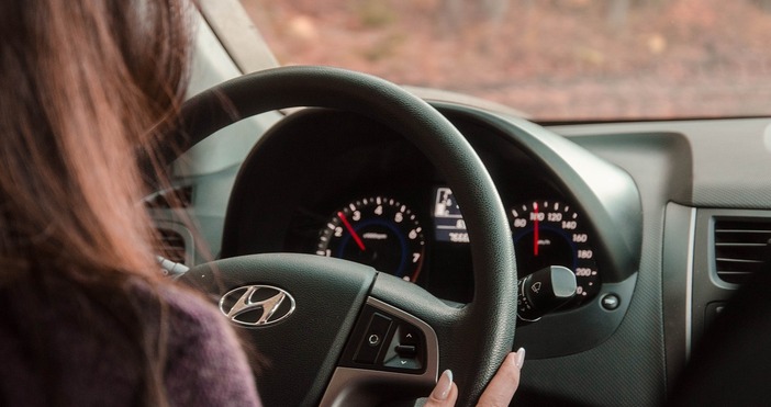 37 годишна шофьорка блъсна 12 годишно дете в Харманли и избяга съобщиха