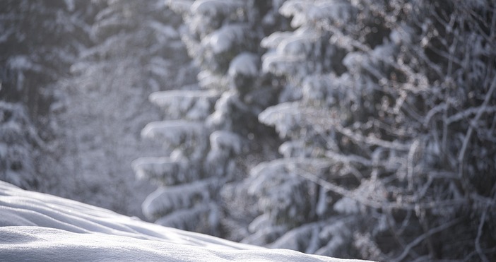 През следващото денонощие над страната ще има разкъсана над повечето