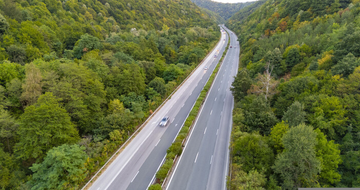 Временно се променя организацията на движение в участъци от АМ