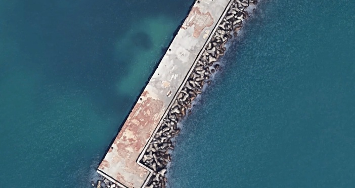 Буните и дамбата във Варна са съоръжения проектирани да пазят