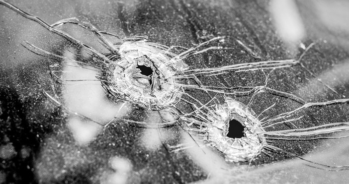 По темата за пукнатините на стъклото е изписано много но има