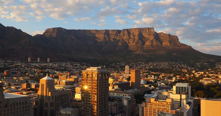 Министерството на външните работи уведомява че считано от 7 октомври