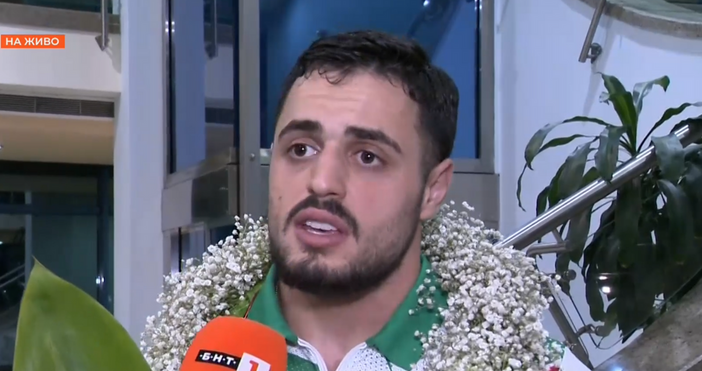 Световният шампион по вдигане на тежести Карлос Насар взриви спортната