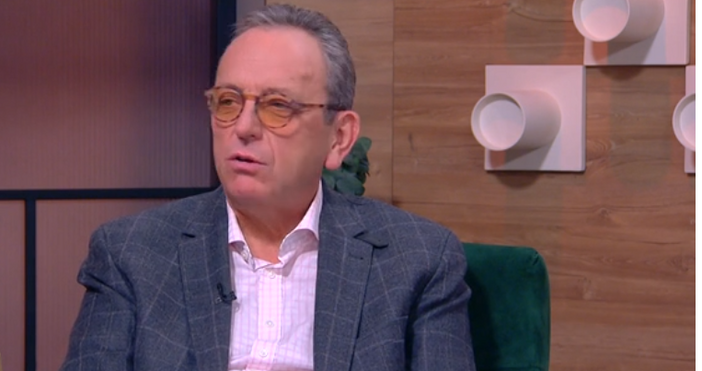 В дебата за телефоните и социалните мрежи в училище проф