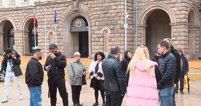 Стопкадър Нова ТвГраждани излязоха на улицата за да изразят своето