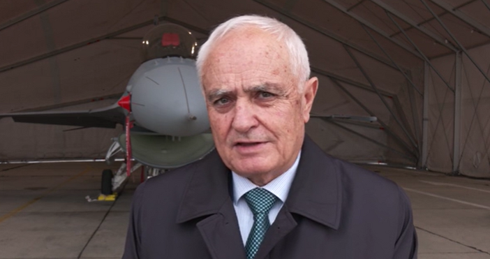 Стопкадър бТВАрмията ни се сдоби с нови бомбардировачи Още два български