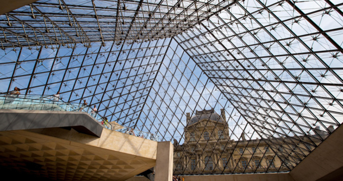 Бижутата които са били откраднати днес от Лувъра в Париж