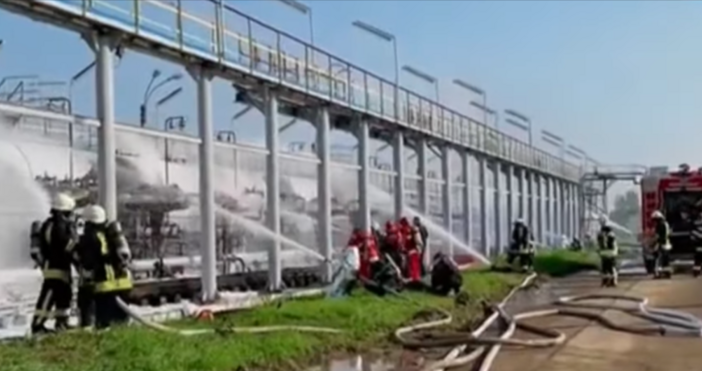 Експлозия е избухнала в рафинерията Лукойл в румънския град Плоещ