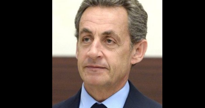 Еманюел Макрон е приел в Елисейския дворец бившия президент на