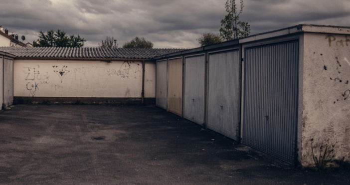 За баснословната сума от 42 000 евро се продава 12 5