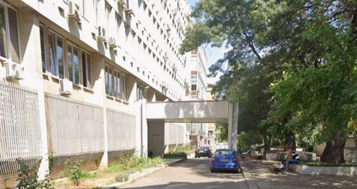 Изображение гугъл мапсБлизки на убитото 15 годишно момче се събраха за кратко