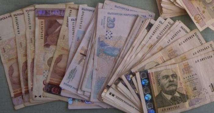 С месеци се бавят обезщетенията за безработица на хора със