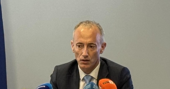 Министърът на образованието и науката Красимир Вълчев свиква извънредно съвещание