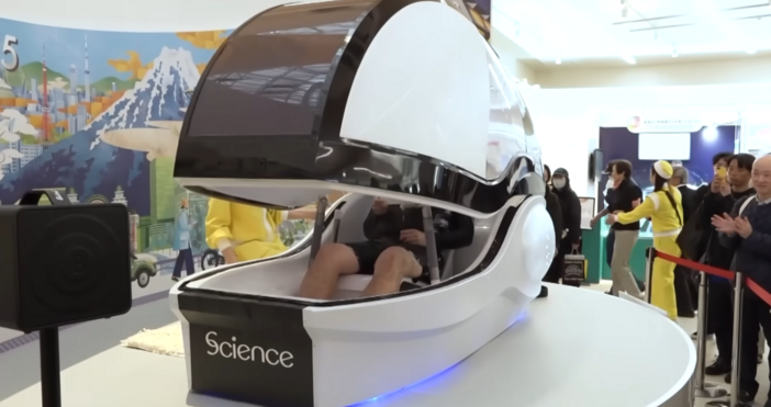 Оборудвана е с изкуствен интелект и сензори заменя всекидневния душ