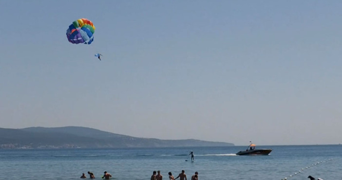 Всеки човек който има намерение да предоставя атракционни услуги представляващи