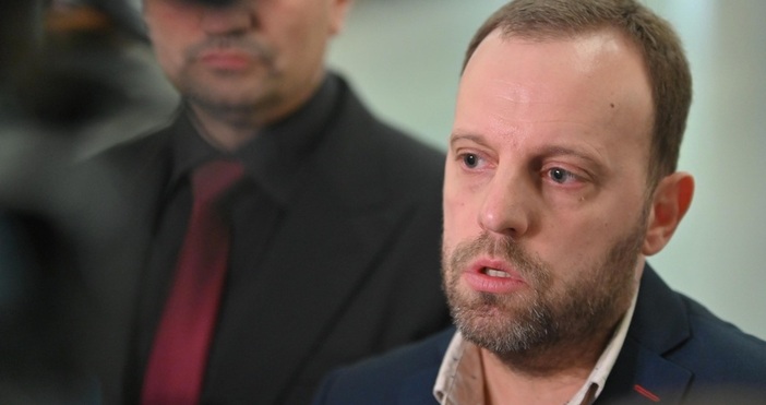 Иззети са записите от всички камери около гаража до който