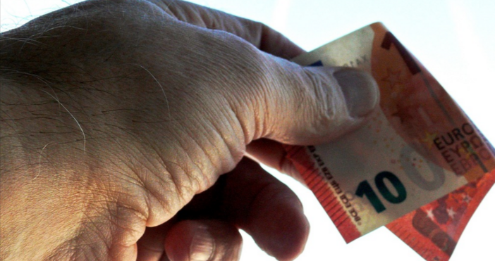 Заведенията се подготвят за новите правила при плащания от полунощ