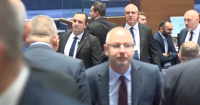 Възраждане и ДПС Ново начало в словесен и физически сблъсък в