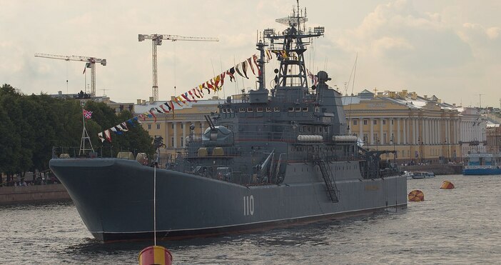 Големият десантен кораб на руския Балтийски флот Александър Шабалин е