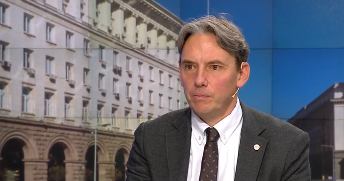 Американските санкции върху Лукойл са доста сериозни изтъкна в предаването