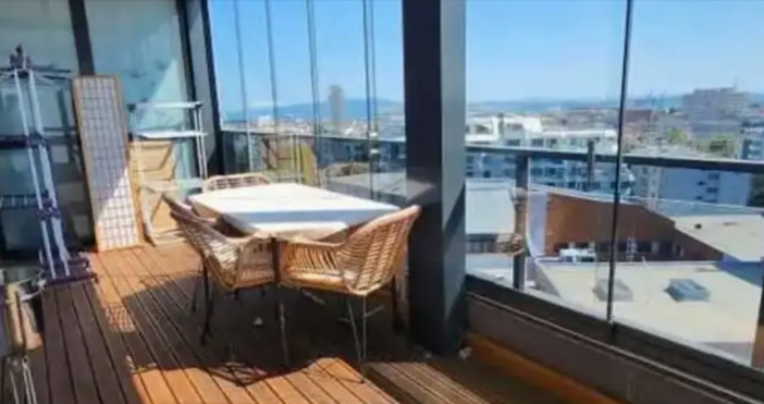 Фрапираща обява за имот в центъра на Бургас обикаля социалните