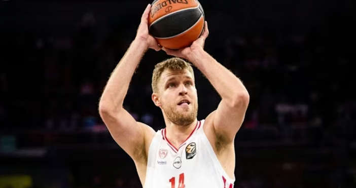 Баскетболистите на Олимпиакос се наложиха над тима на Миконос с