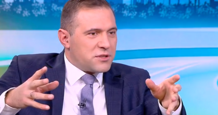 Водещият на сутрешния блок на bTV Златимир Йочев направи искрено