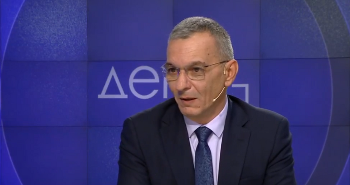 Чисто прагматично винаги е било най голямата парламентарна група да има