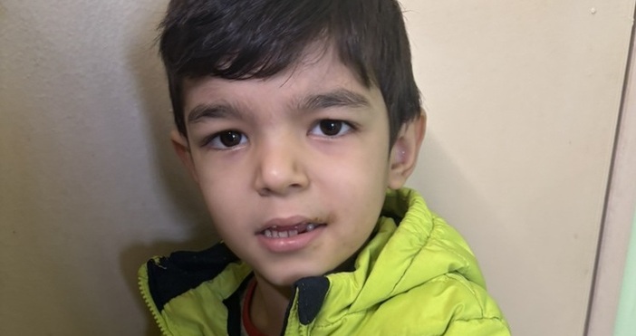 Дете на 8 години е намерено само в района на