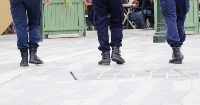 Намаляване на броя на полицаите който расте при намаляващо население