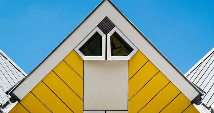 Самостоятелни къщи с двор и паркомясто в средновисокия и висок