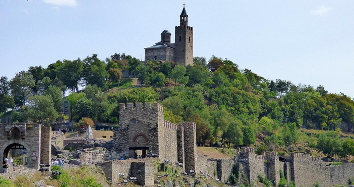 Мъж е паднал от скала на хълма Царевец За инцидента