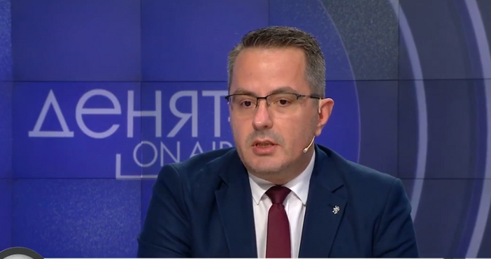 Депутатите приеха временната забрана за износ на горива заради Лукойл От