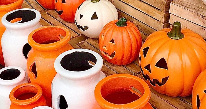 Всичко около Хелоуин е малко странно Децата обличат костюми и изискват