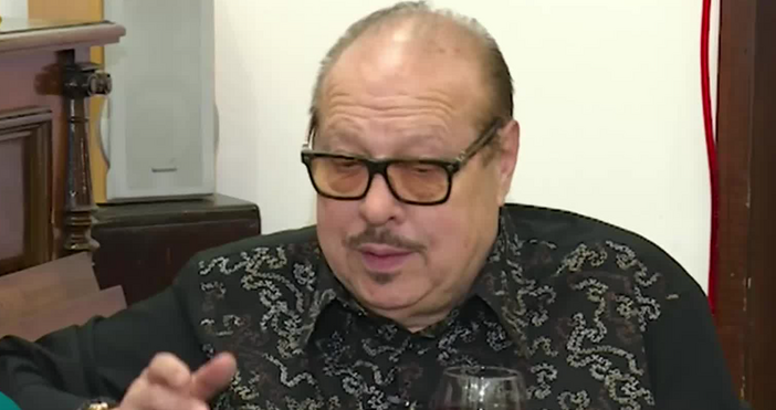 Поклонението пред тленните останки на журналиста художник текстописец и общественик