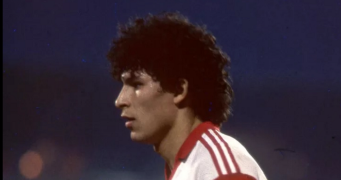 Красимир Балъков е един най великите български футболисти а със сигурност