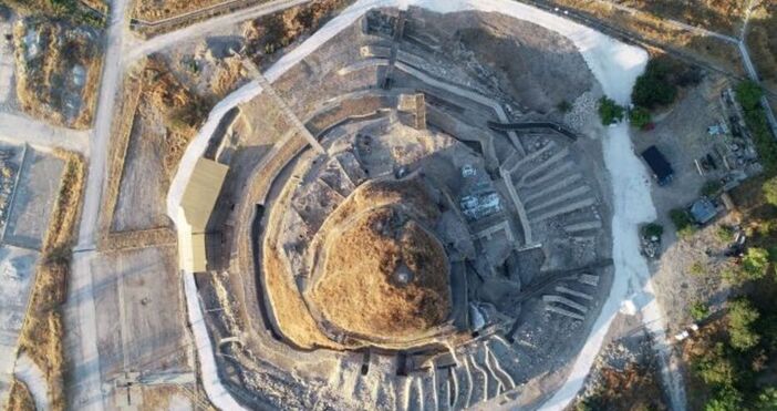 Провадия Солницата Хераклея Синтика и Малката принцеса от Урвич са финалисти