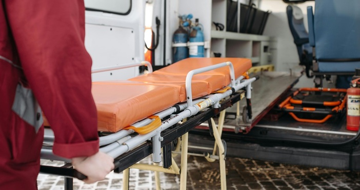 ПекселсВременно се ограничава движението и в двете посоки по път