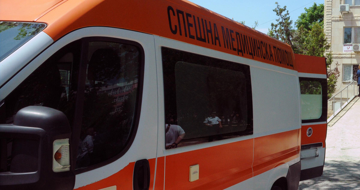 Мъж блъсна паркирани коли в Самоков и след това почина. От