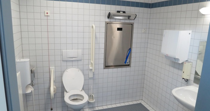 Откриха камера в тоалетна на механа във Вършец съобщиха от